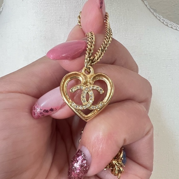 CHANEL 2023 Crystal CC Heart Pendant Necklace - Picture 7 of 9